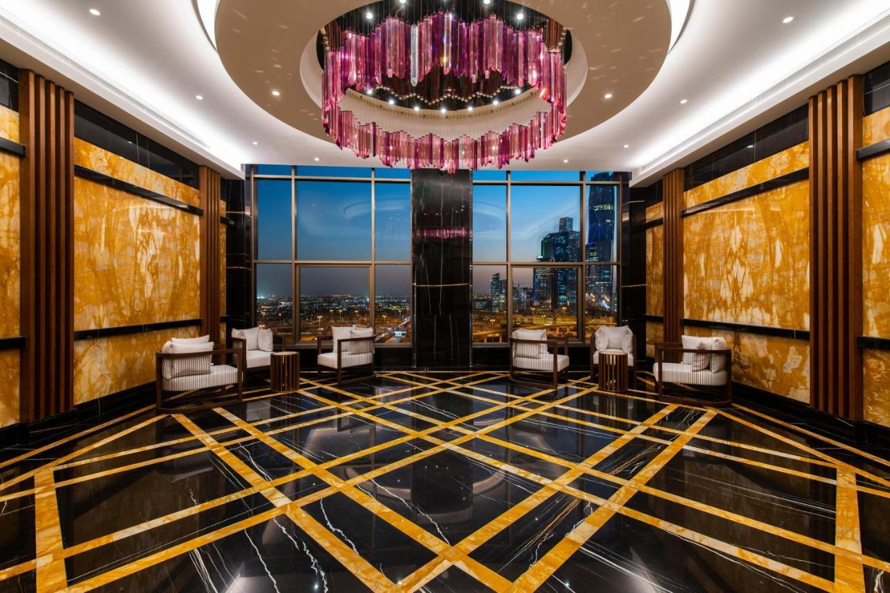 Movenpick Hotel And Residences リヤード エクステリア 写真 The lobby of the Ritz-Carlton, Dubai