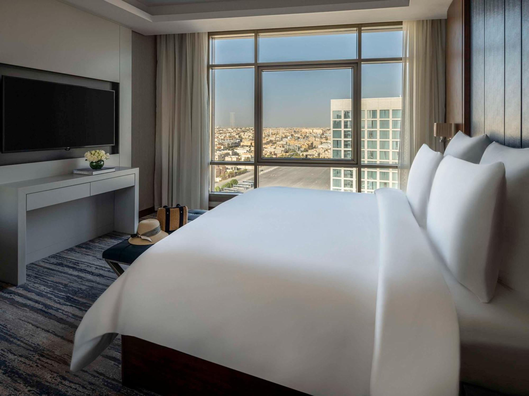Movenpick Hotel And Residences リヤード エクステリア 写真 A bedroom at the hotel