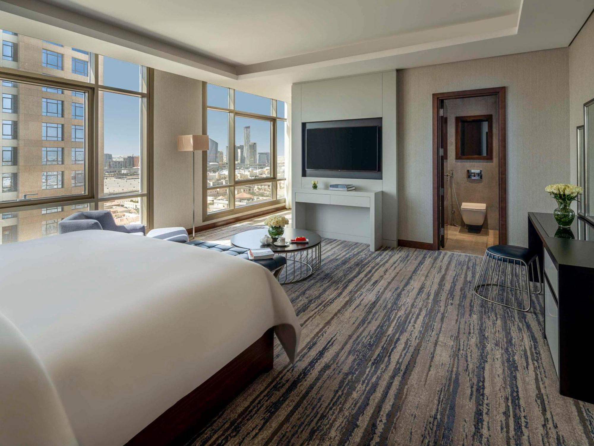 Movenpick Hotel And Residences リヤード エクステリア 写真 A bedroom at the hotel