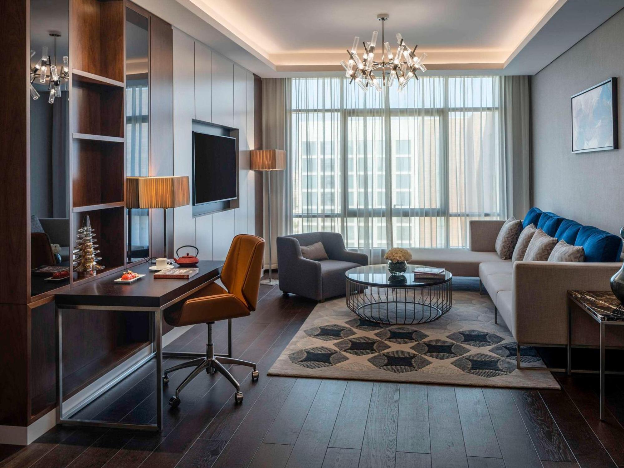 Movenpick Hotel And Residences リヤード エクステリア 写真 A living room at the hotel
