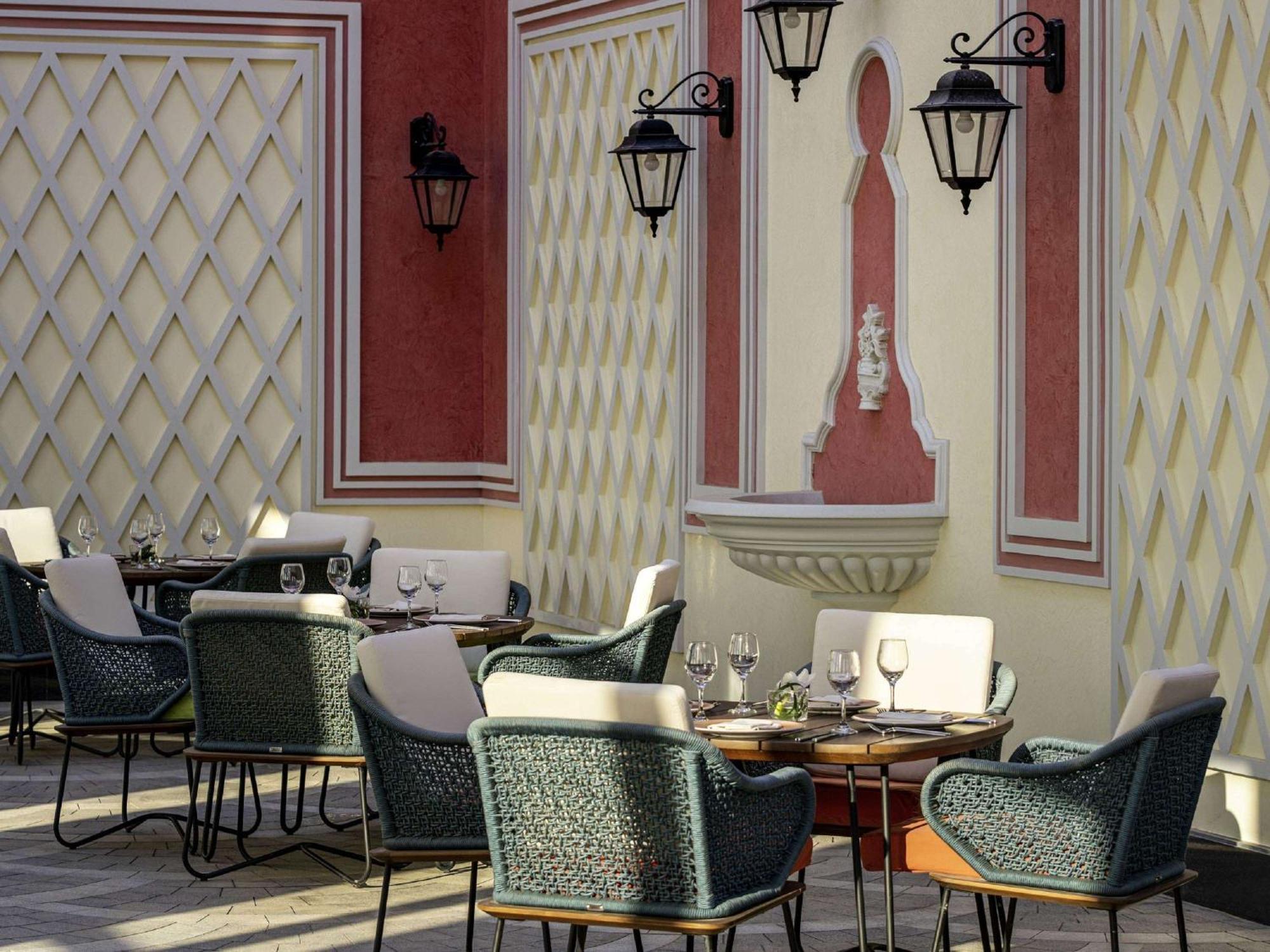 Movenpick Hotel And Residences リヤード エクステリア 写真 The restaurant
