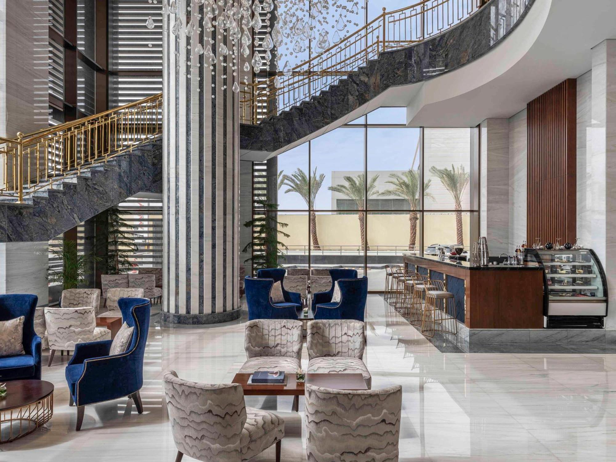 Movenpick Hotel And Residences リヤード エクステリア 写真 The lobby of the hotel