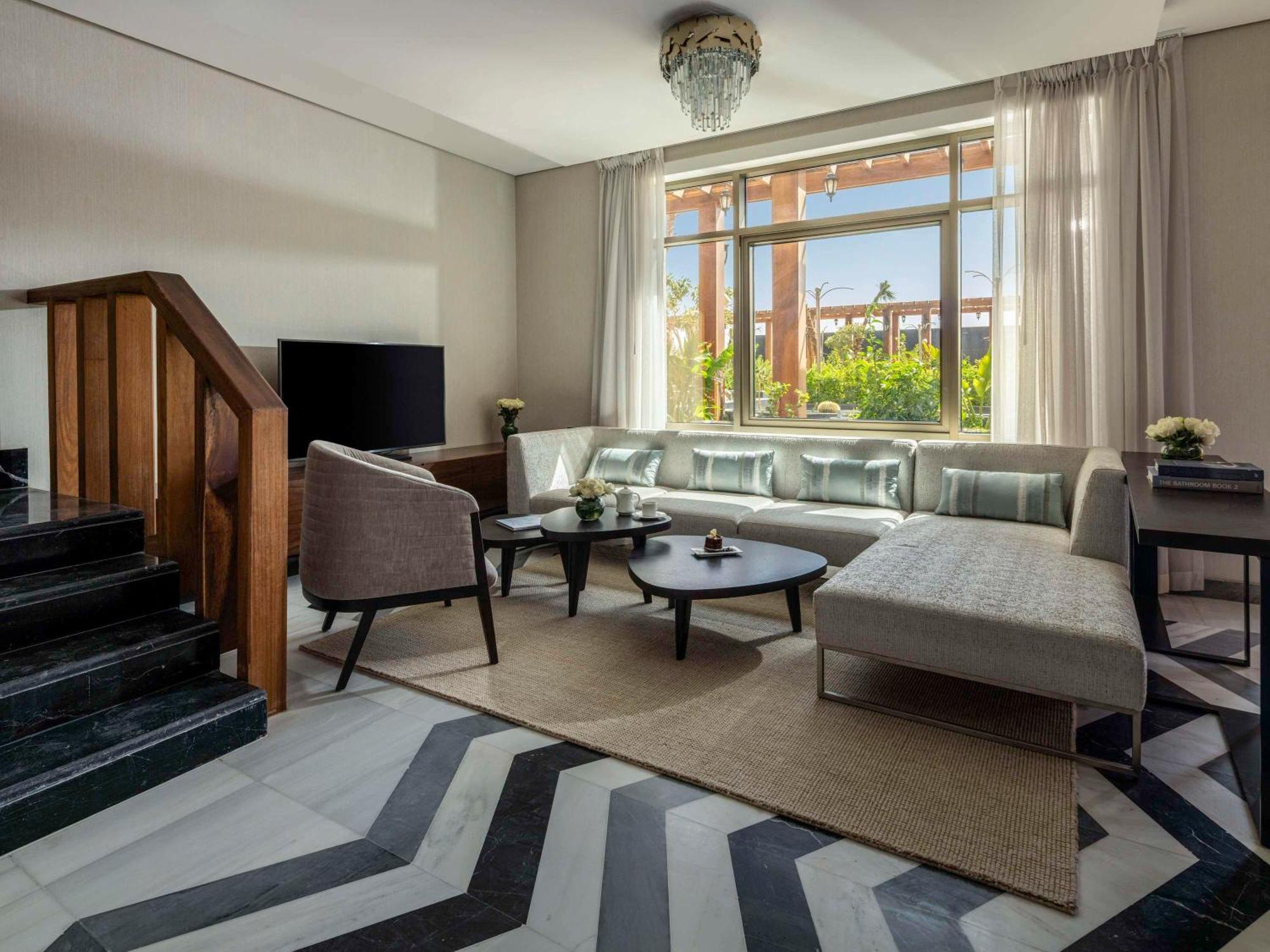 Movenpick Hotel And Residences リヤード エクステリア 写真 A living room at the hotel