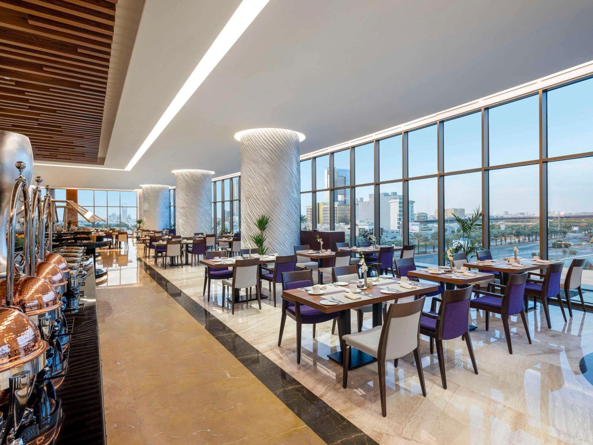Movenpick Hotel And Residences リヤード エクステリア 写真 The restaurant